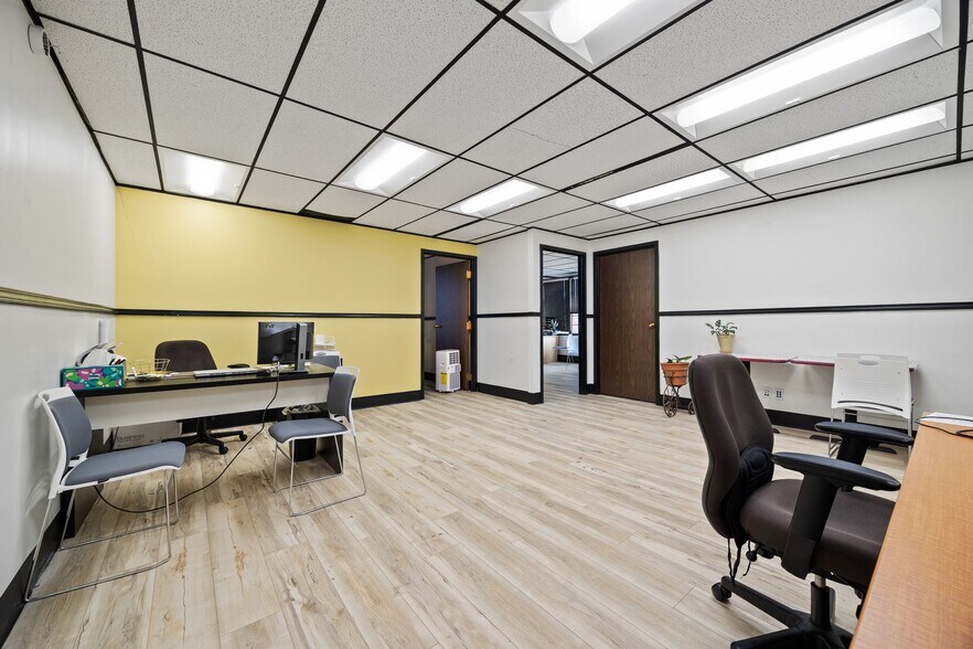 More Photos Of 7000 W 111th St, Worth Medical For Sale