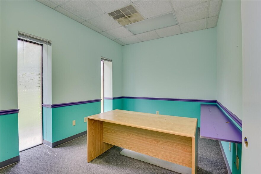 More Photos Of 1002 Commerce, Lincolnton Distribution For Sale