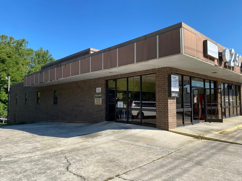 More Photos Of 1225 Montlieu Ave, High Point General Retail For Sale