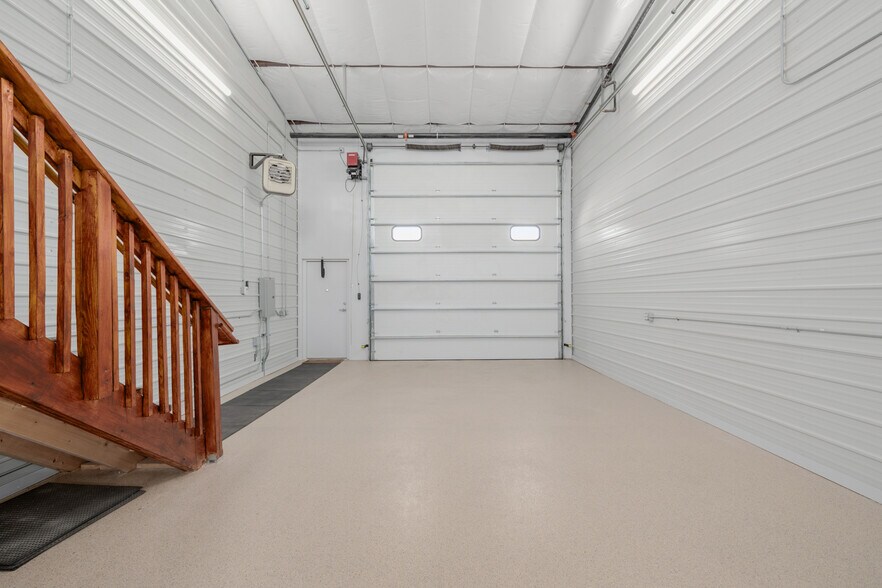 More Photos Of 560-580 Ames St, Lakewood Self Storage For Sale