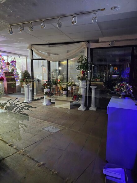 More Photos Of 24802 Northern Blvd, Douglaston Storefront Retail Office For Lease