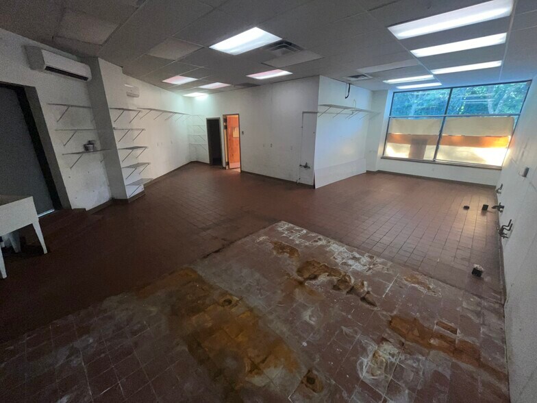 More Photos Of 709 Winsted Rd, Torrington Storefront For Lease
