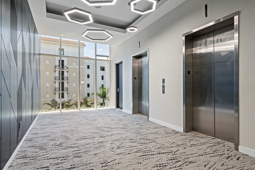 More Photos Of 120 E Palmetto Park Rd, Boca Raton Office For Lease