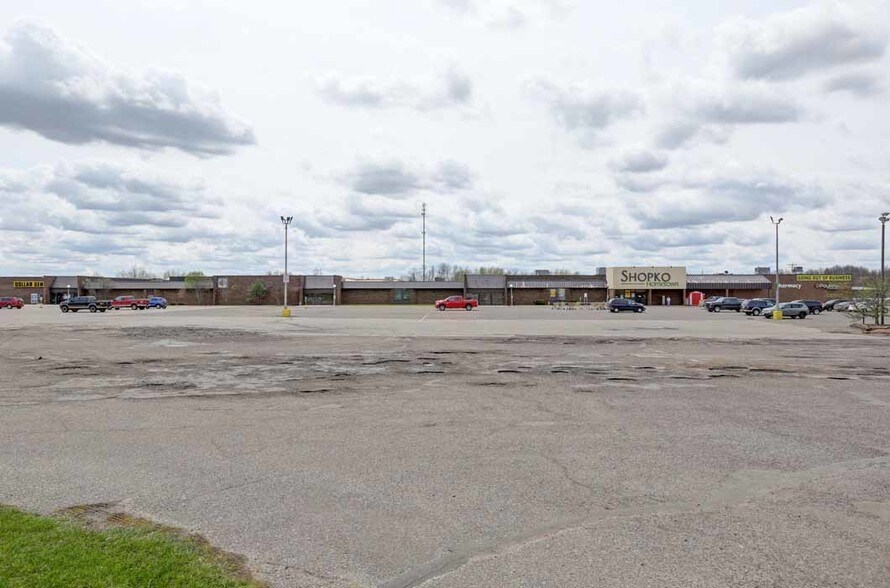 More Photos Of 1011-1013 E Spruce St, Abbotsford Storefront Retail Office For Lease