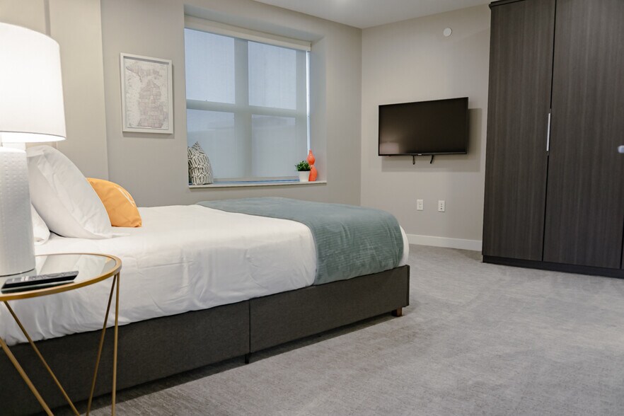 More Photos Of 201 Michigan St NW, Grand Rapids Apartments For Lease