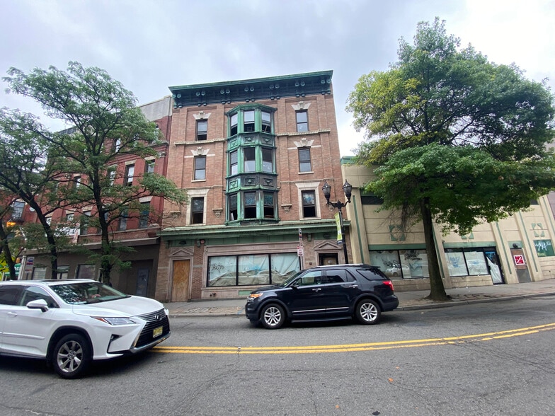 Primary Photo Of 712-714 Bergen Ave, Jersey City Office Residential For Lease