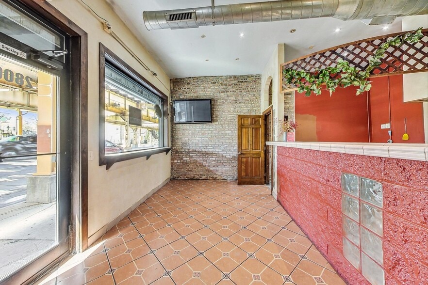 More Photos Of 2806 W Lake St, Chicago Fast Food For Lease