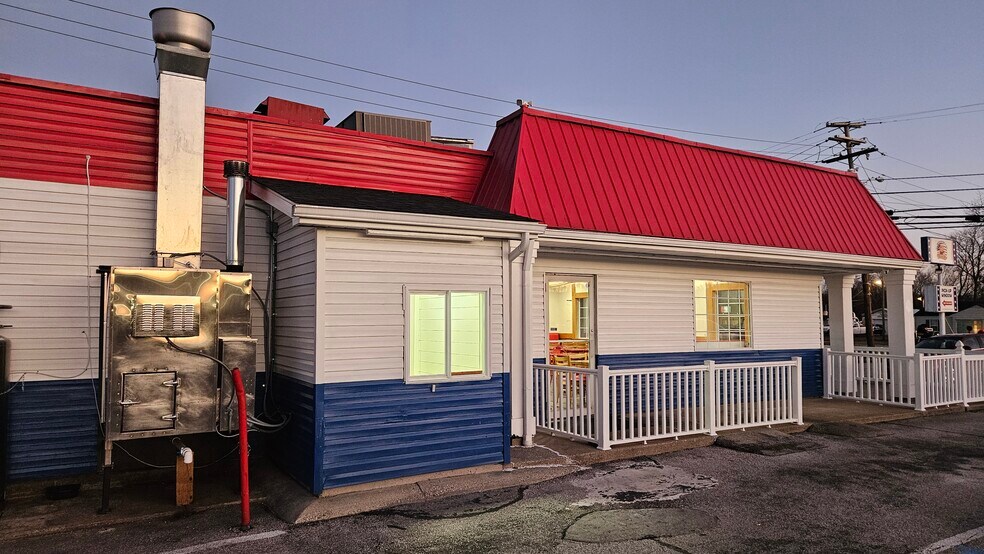 More Photos Of 325 E Main St, Milton Fast Food For Lease