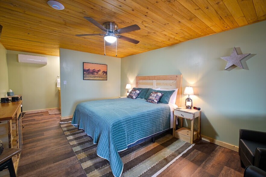 More Photos Of 1842 AZ-260, Heber Hotel For Sale