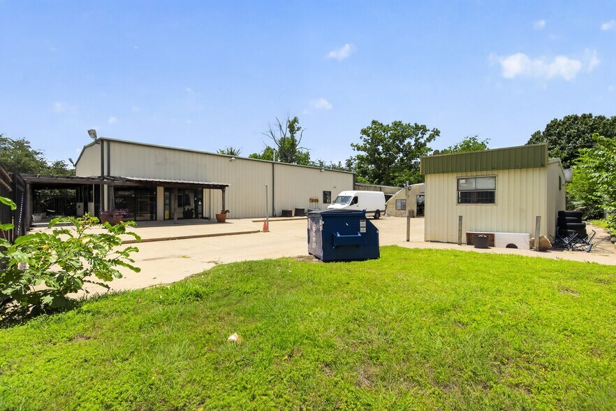 More Photos Of 2920 Dairy Ashford Rd, Houston Showroom For Sale