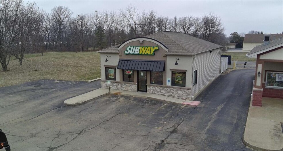 More Photos Of 3727 W Willow Knolls Dr, Peoria General Retail For Lease