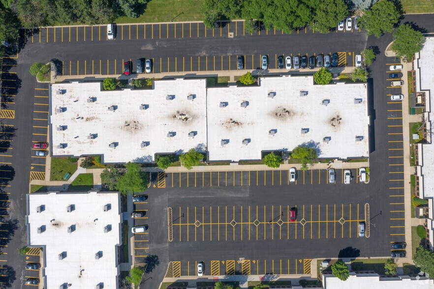 More Photos Of 740 Pasquinelli Dr, Westmont Unknown For Lease