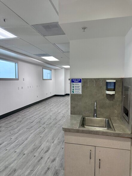 More Photos Of 8158 Beverly Blvd, Los Angeles Medical For Sale