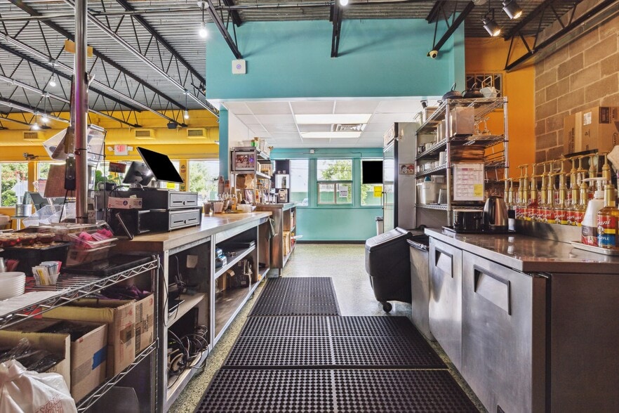 More Photos Of 602 E 20th St, Houston Restaurant For Lease