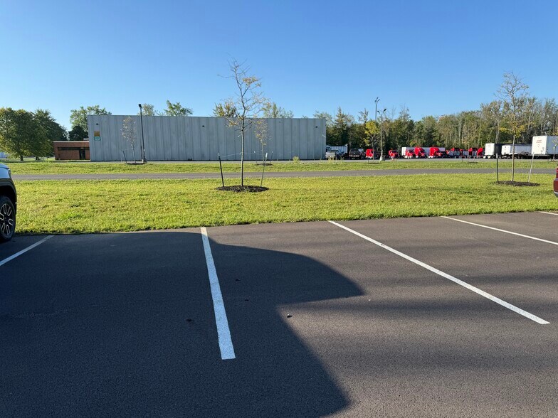 More Photos Of 8287-8289 Loop Rd, Baldwinsville Office For Lease