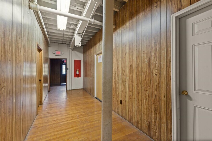 More Photos Of 181 S Whitfield St, Nazareth Office Residential For Sale