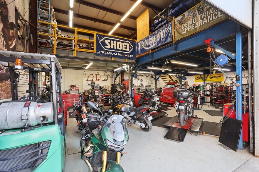 More Photos Of 44 Grassy Plain St, Bethel Storefront For Sale