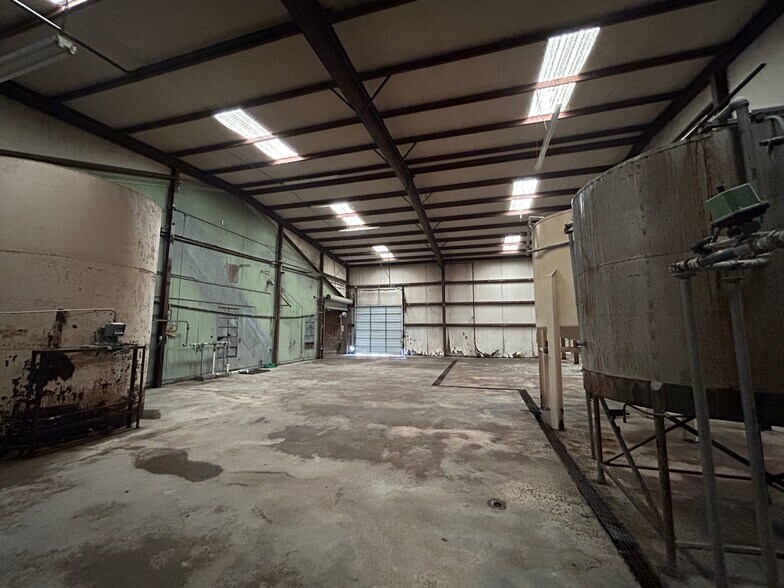More Photos Of 616 S 9th St, Corsicana Warehouse For Sale
