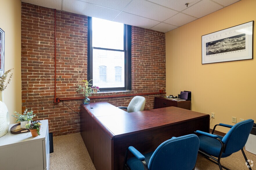 More Photos Of 51-55 Middlesex St, Chelmsford Light Manufacturing For Lease