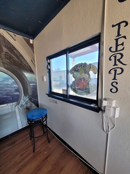 More Photos Of 6105 NW Cache Rd, Lawton Freestanding For Lease