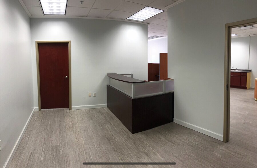 More Photos Of 6735 Conroy Windermere Rd, Orlando Medical For Lease