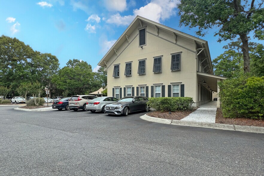 More Photos Of 14 Westbury Park, Bluffton Office For Sale