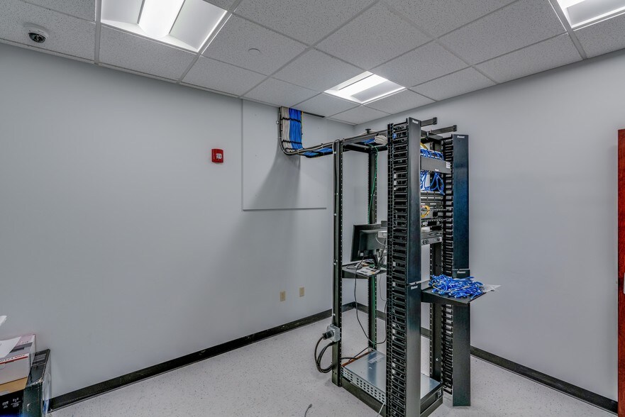 More Photos Of 8000 Brooktree Rd, Wexford Medical For Lease