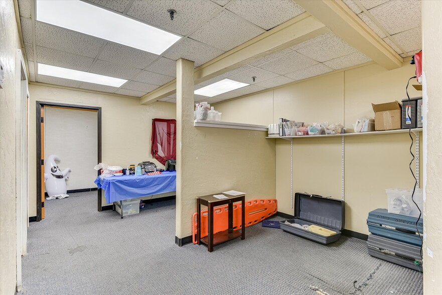 More Photos Of 1089 Augusta Rd, Warrenville Office For Sale