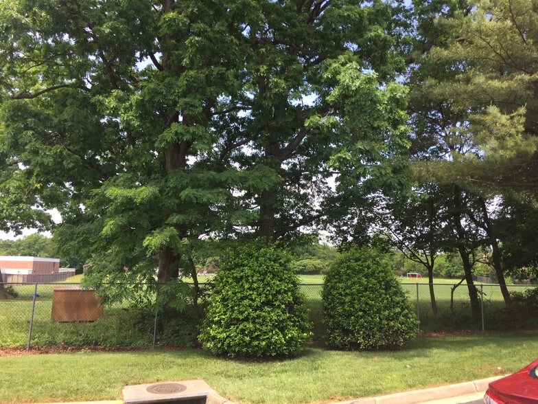 More Photos Of 2106 Gallows Rd, Vienna Office For Lease