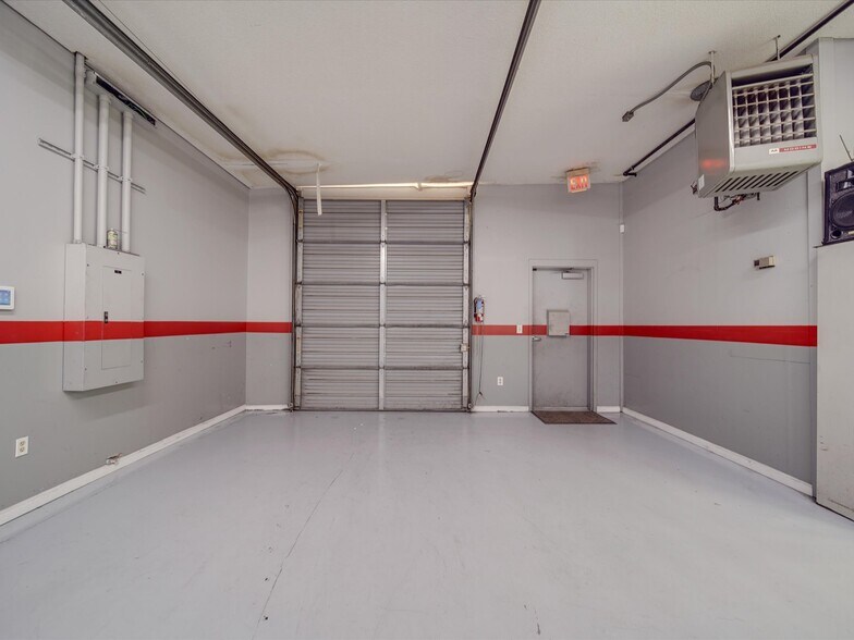 More Photos Of 4400 Republic Ct, Concord Warehouse For Lease
