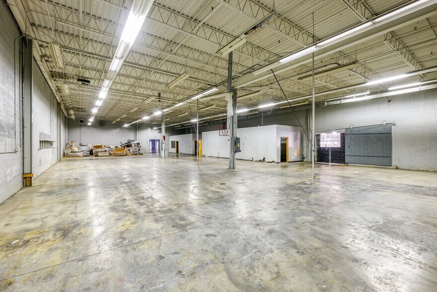 More Photos Of 5500 N Sharon Amity Rd, Charlotte Manufacturing For Lease
