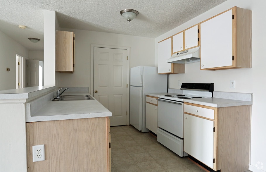 More Photos Of 1201 Edenham Ct, Virginia Beach Apartments For Sale