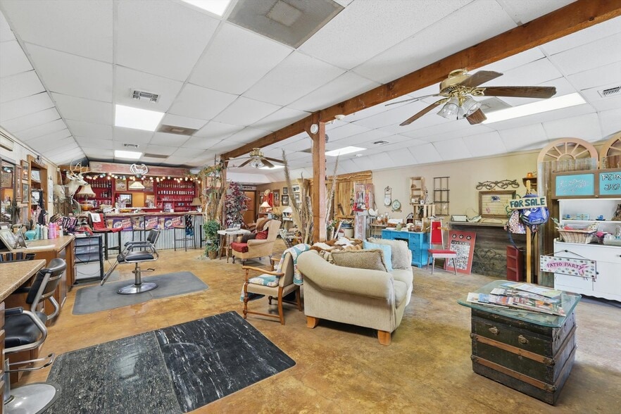 More Photos Of 206 W McCart St, Krum Storefront For Sale