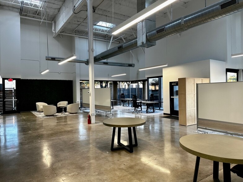 More Photos Of 2214 Braker Ln, Austin Distribution For Lease