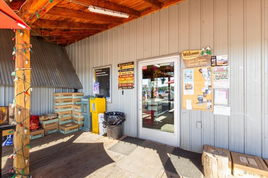 More Photos Of 3370 Highway 20, Island Park Service Station For Sale