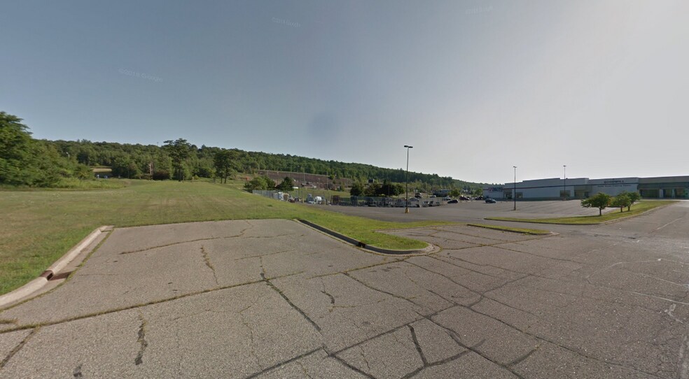 More Photos Of US 2 @ Hydraulic Falls Road, Iron Mountain Land For Lease