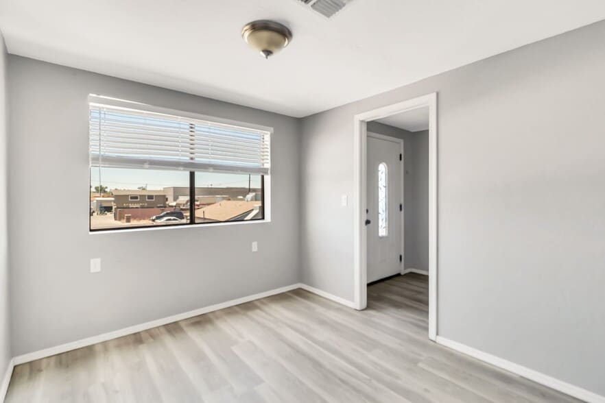 More Photos Of 517 S Lebaron St, Mesa Warehouse For Lease