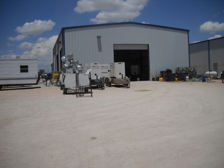 More Photos Of 7907 W Industrial Ave, Midland Warehouse For Lease