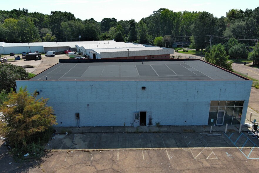 More Photos Of 5608 N State St, Jackson Freestanding For Sale