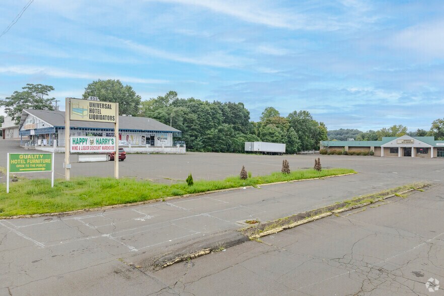 More Photos Of 855 Boston Post Rd, West Haven Freestanding For Lease