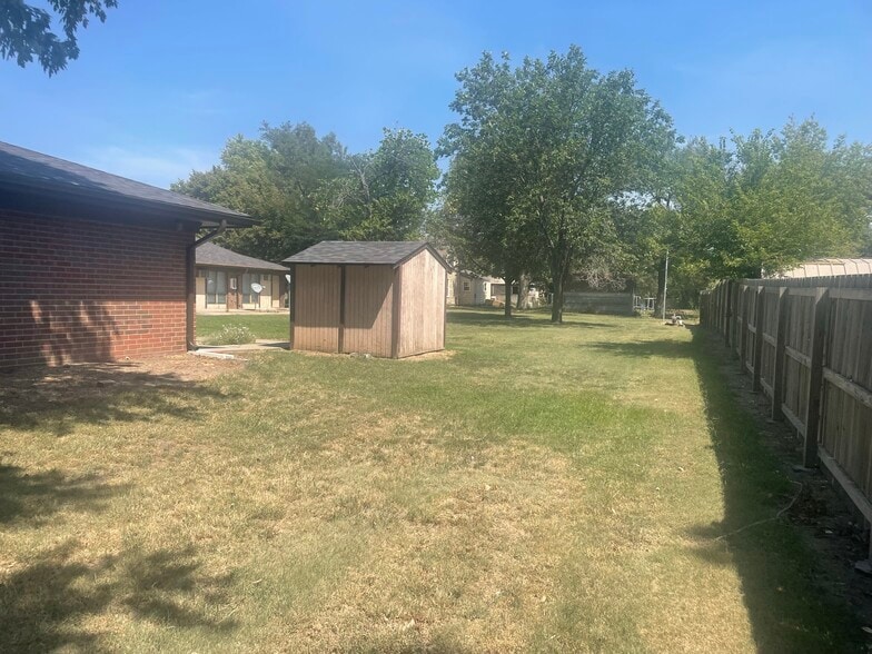 More Photos Of 410 N Fisher St, Glasco Apartments For Sale
