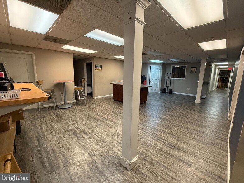 More Photos Of 325 S Reading Rd, Ephrata Warehouse For Lease