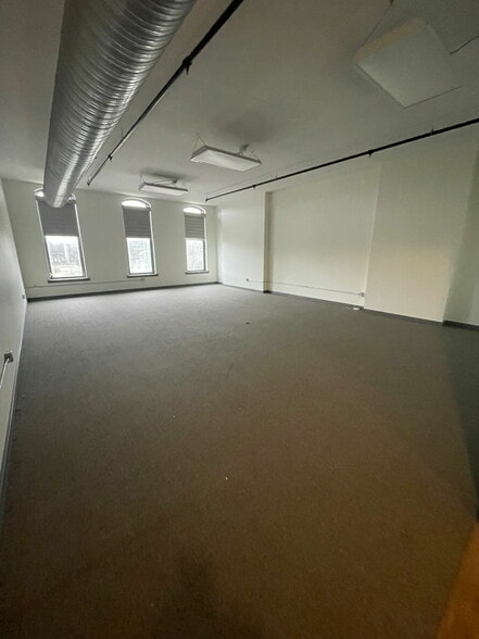 More Photos Of 904-908 S 4th St, Saint Louis Office For Lease