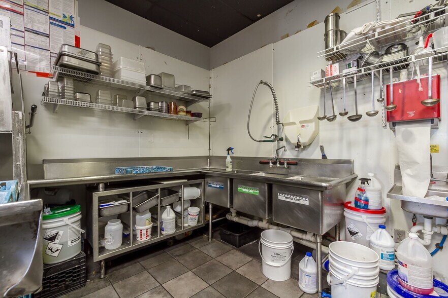 More Photos Of 20 Pleasant St, Canandaigua Office For Sale