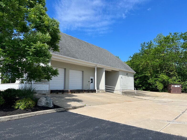 More Photos Of 11085 Montgomery Rd, Montgomery Flex For Sale