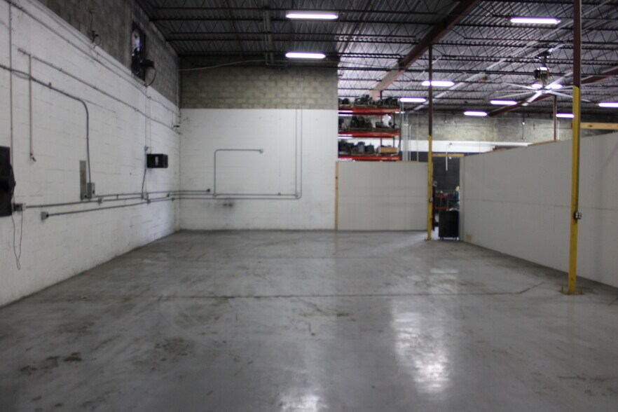 More Photos Of 6330 N 118th Ave, Largo Manufacturing For Lease