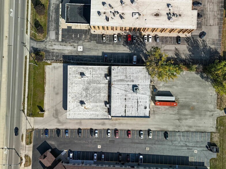More Photos Of 1436 Reynolds Rd, Maumee Freestanding For Lease