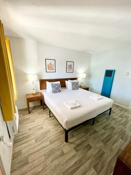 More Photos Of 22430 W Old Highway 66, Seligman Hotel For Sale