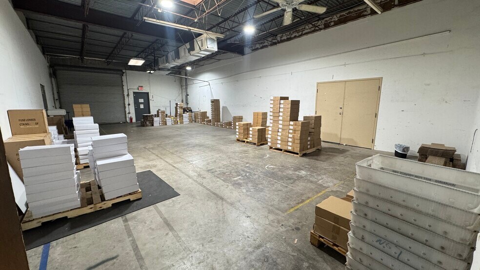 More Photos Of 1684 N Belcher Rd, Clearwater Flex For Lease