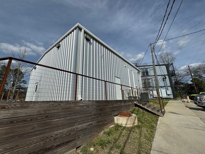 More Photos Of 1130 Chattahoochee Ave NW, Atlanta General Retail For Lease